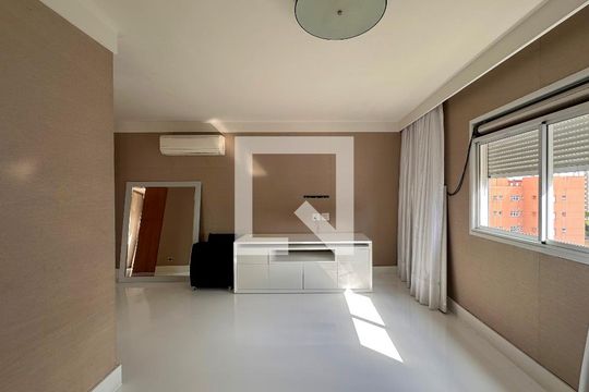 Venda de apartamento no Brooklin com 2 quartos e piscina no condomínio. — Suíte 2