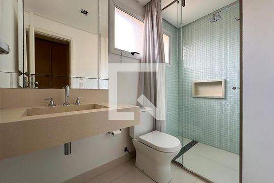 Venda de apartamento no Brooklin com 2 quartos e piscina no condomínio. — Lavabo/ Banheiro Social