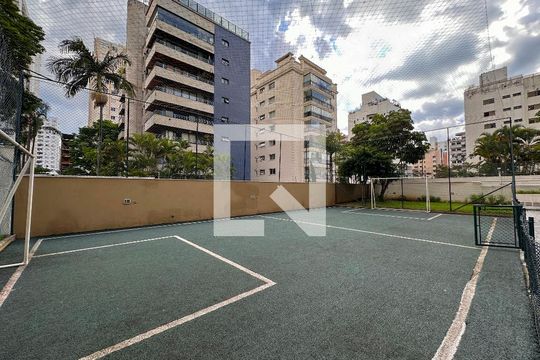 Venda de apartamento no Brooklin com 2 quartos e piscina no condomínio. — Quadra