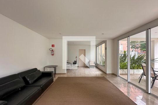 Venda de apartamento no Brooklin com 2 quartos e piscina no condomínio. — Salão de Festas