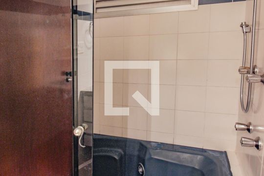 Apartamento à venda, com 130 m², 3 quartos e 2 vagas — Banheiro Corredor