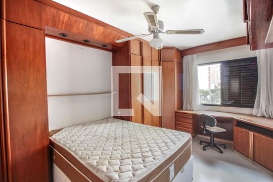 Apartamento à venda, com 130 m², 3 quartos e 2 vagas — Quarto Suíte