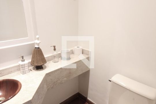 Apartamento à venda, com 130 m², 3 quartos e 2 vagas — Lavabo