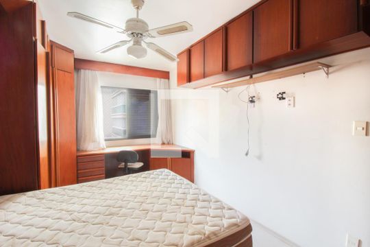 Apartamento à venda, com 130 m², 3 quartos e 2 vagas — Quarto Suíte