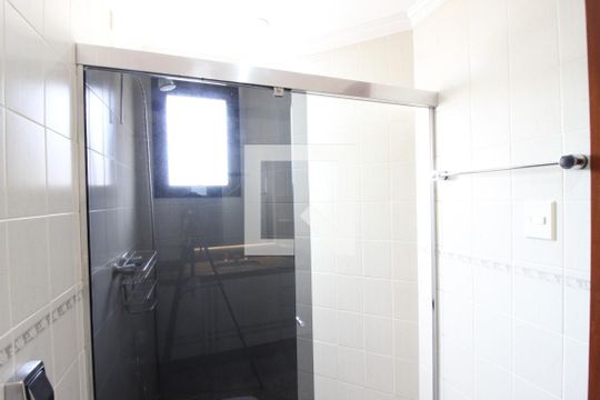 Apartamento à venda, com 130 m², 3 quartos e 2 vagas — Banheiro da Suíte