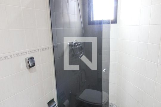 Apartamento à venda, com 130 m², 3 quartos e 2 vagas — Banheiro da Suíte
