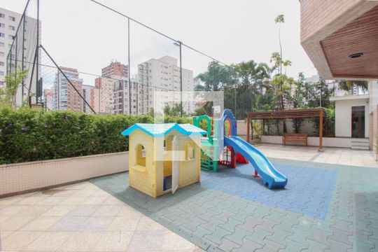 Apartamento à venda, com 130 m², 3 quartos e 2 vagas — Área comum - Playground