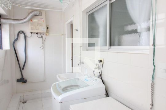Apartamento à venda, com 130 m², 3 quartos e 2 vagas — Área de Serviço