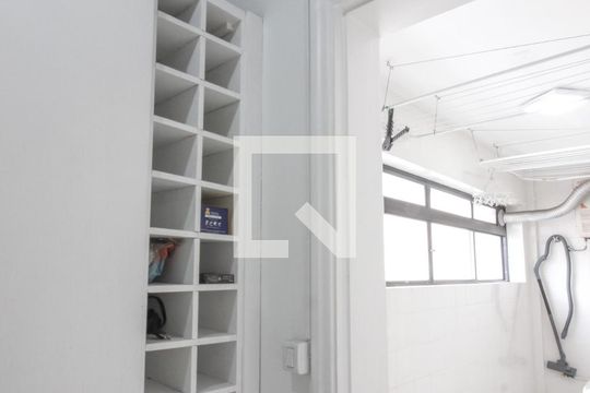 Apartamento à venda, com 130 m², 3 quartos e 2 vagas — Despensa