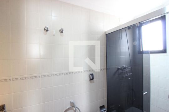 Apartamento à venda, com 130 m², 3 quartos e 2 vagas — Banheiro da Suíte