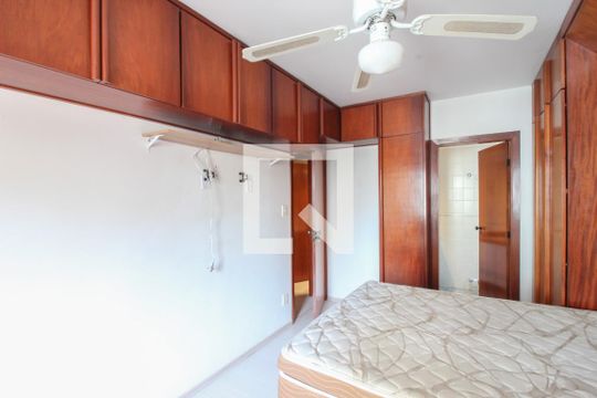 Apartamento à venda, com 130 m², 3 quartos e 2 vagas — Quarto Suíte