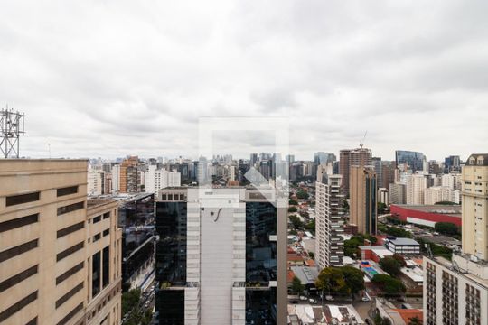Comprar apartamento mobiliado com 2 quartos, varanda e piscina. Excelente para comprar. — Vista