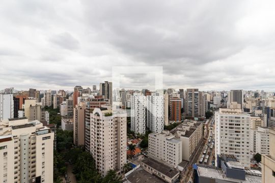 Comprar apartamento mobiliado com 2 quartos, varanda e piscina. Excelente para comprar. — Vista Suítes