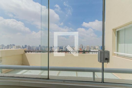 Venda de apartamento na Vila Mariana com 3 quartos e piscina no condomínio. — Varanda