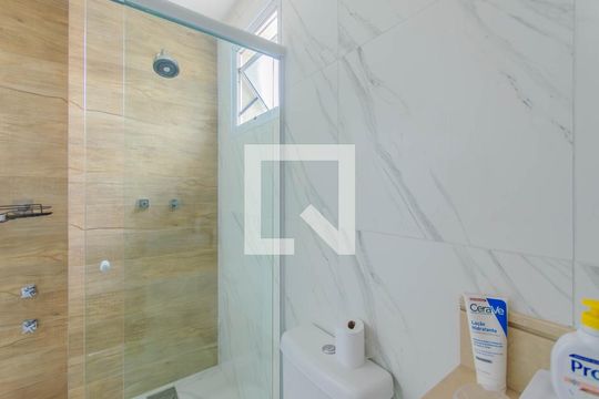 Venda de apartamento na Vila Mariana com 3 quartos e piscina no condomínio. — Banheiro da Suíte 3