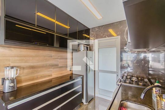 Venda de apartamento na Vila Mariana com 3 quartos e piscina no condomínio. — Cozinha