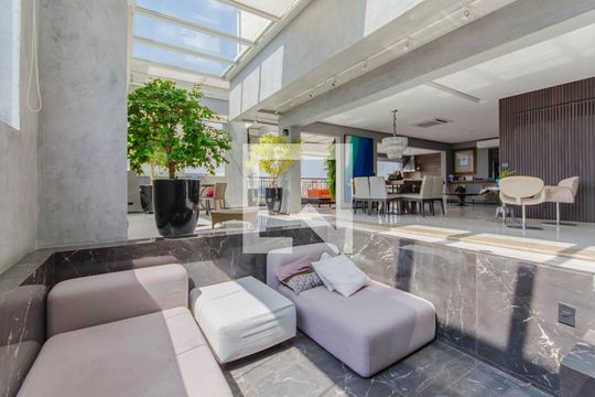 Venda de apartamento na Vila Mariana com 3 quartos e piscina no condomínio. — Sala de TV
