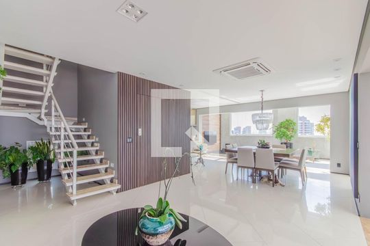 Venda de apartamento na Vila Mariana com 3 quartos e piscina no condomínio. — Sala de Jantar