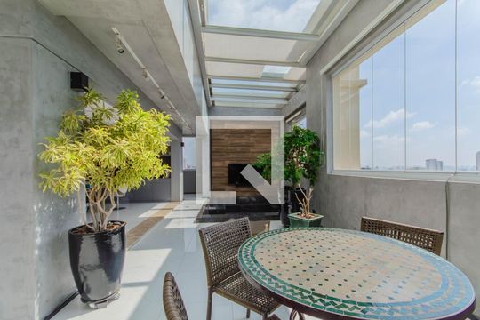 Venda de apartamento na Vila Mariana com 3 quartos e piscina no condomínio. — Sala