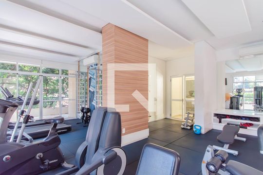 Venda de apartamento na Vila Mariana com 3 quartos e piscina no condomínio. — Área comum - Academia
