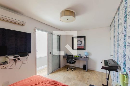 Venda de apartamento na Vila Mariana com 3 quartos e piscina no condomínio. — Suíte 3