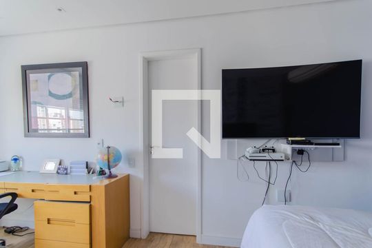 Venda de apartamento na Vila Mariana com 3 quartos e piscina no condomínio. — Suíte 2