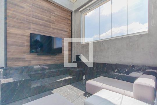 Venda de apartamento na Vila Mariana com 3 quartos e piscina no condomínio. — Sala de TV