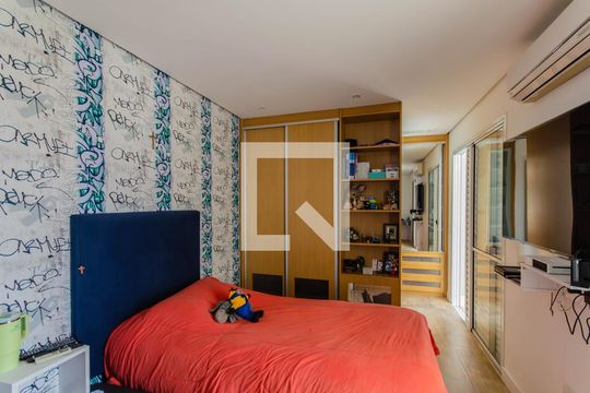 Venda de apartamento na Vila Mariana com 3 quartos e piscina no condomínio. — Suíte 3