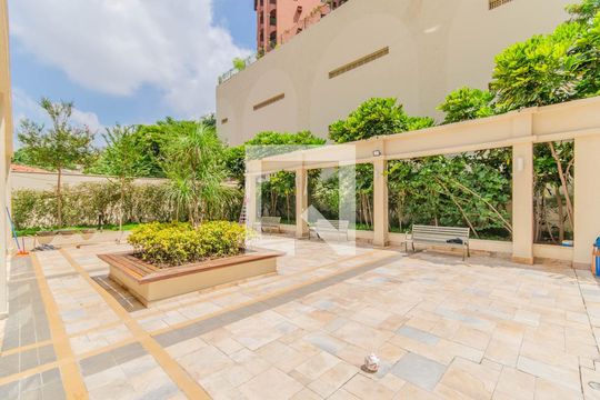 Venda de apartamento na Vila Mariana com 3 quartos e piscina no condomínio. — Área comum