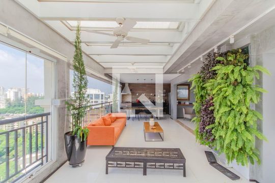 Venda de apartamento na Vila Mariana com 3 quartos e piscina no condomínio. — Varanda gourmet