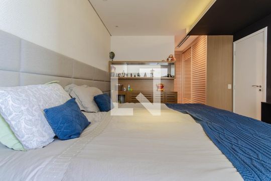 Venda de apartamento na Vila Mariana com 3 quartos e piscina no condomínio. — Suíte 1