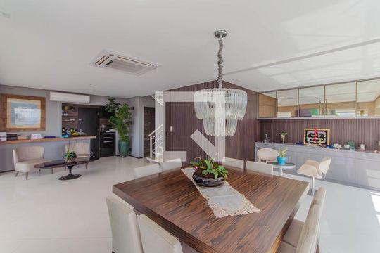 Venda de apartamento na Vila Mariana com 3 quartos e piscina no condomínio. — Sala de Jantar