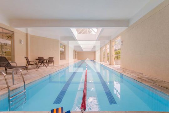 Venda de apartamento na Vila Mariana com 3 quartos e piscina no condomínio. — Área comum - Piscina Coberta