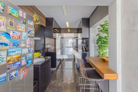 Venda de apartamento na Vila Mariana com 3 quartos e piscina no condomínio. — Cozinha