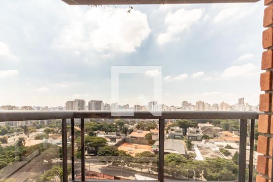 Compra apartamento com 3 quartos, quintal, churrasqueira e piscina no condomínio. — Quarto 1