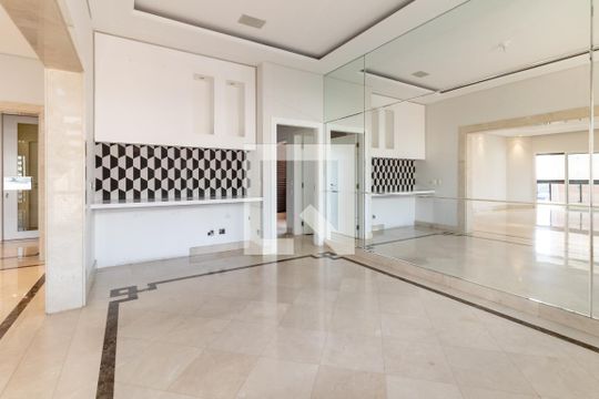 Compra apartamento com 3 quartos, quintal, churrasqueira e piscina no condomínio. — Sala 2