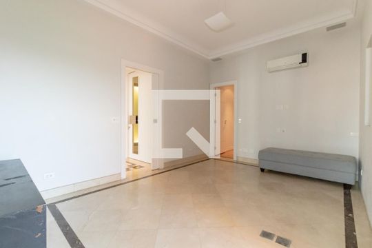 Compra apartamento com 3 quartos, quintal, churrasqueira e piscina no condomínio. — Sala 3