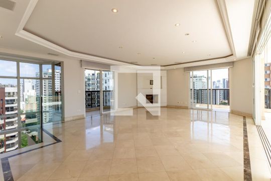 Compra apartamento com 3 quartos, quintal, churrasqueira e piscina no condomínio. — Sala 4