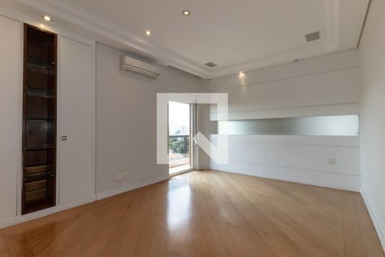 Compra apartamento com 3 quartos, quintal, churrasqueira e piscina no condomínio. — Quarto 1