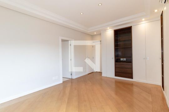 Compra apartamento com 3 quartos, quintal, churrasqueira e piscina no condomínio. — Quarto 1