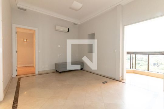 Compra apartamento com 3 quartos, quintal, churrasqueira e piscina no condomínio. — Sala 3