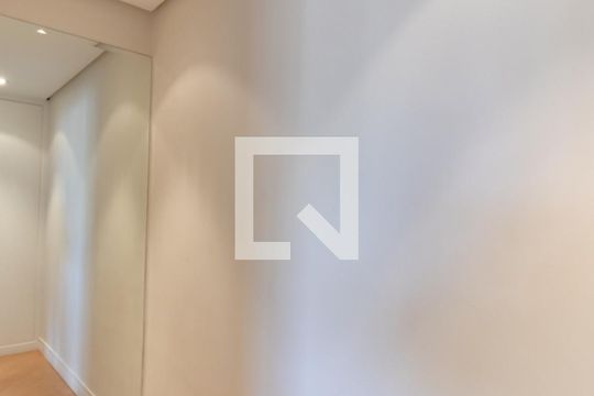 Compra apartamento com 3 quartos, quintal, churrasqueira e piscina no condomínio. — Quarto 2