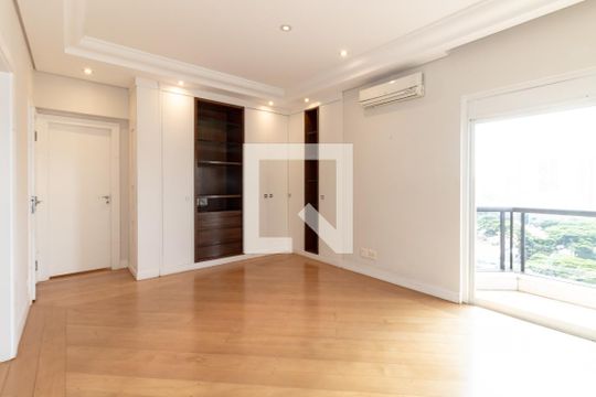 Compra apartamento com 3 quartos, quintal, churrasqueira e piscina no condomínio. — Quarto 1