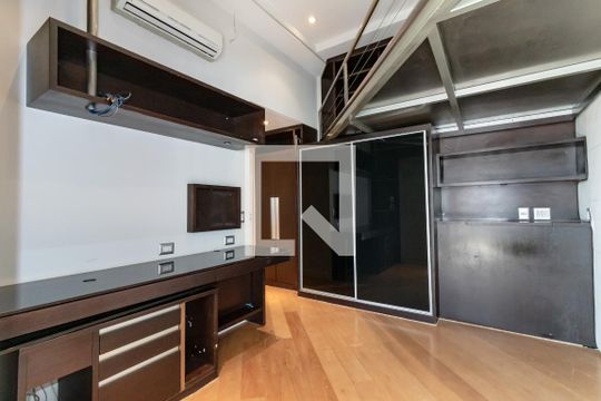 Compra apartamento com 3 quartos, quintal, churrasqueira e piscina no condomínio. — Quarto 3