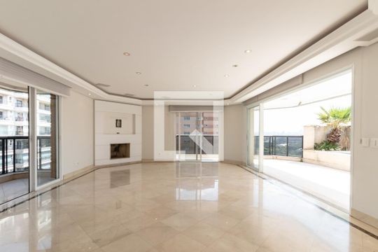 Compra apartamento com 3 quartos, quintal, churrasqueira e piscina no condomínio. — Sala 4