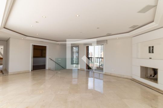 Compra apartamento com 3 quartos, quintal, churrasqueira e piscina no condomínio. — Sala 4