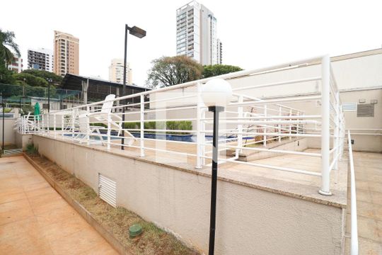 Comprar apartamento mobiliado na Pompeia com 2 quartos, varanda e pets permitidos. — Área comum