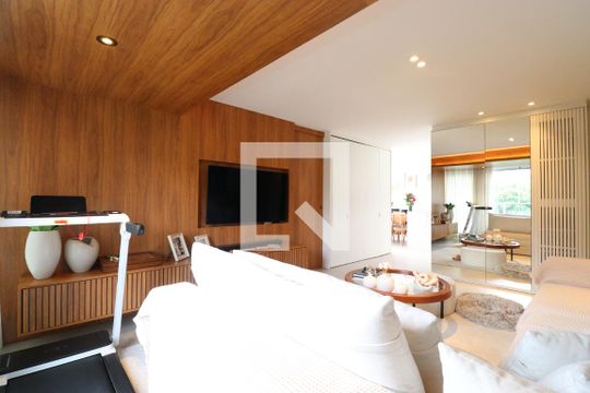Comprar apartamento mobiliado na Pompeia com 2 quartos, varanda e pets permitidos. — Sala