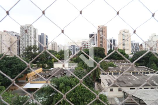 Comprar apartamento mobiliado na Pompeia com 2 quartos, varanda e pets permitidos. — Vista do Quarto 2
