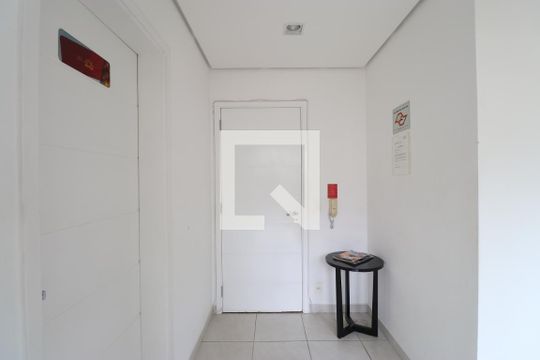 Comprar apartamento mobiliado na Pompeia com 2 quartos, varanda e pets permitidos. — Spa